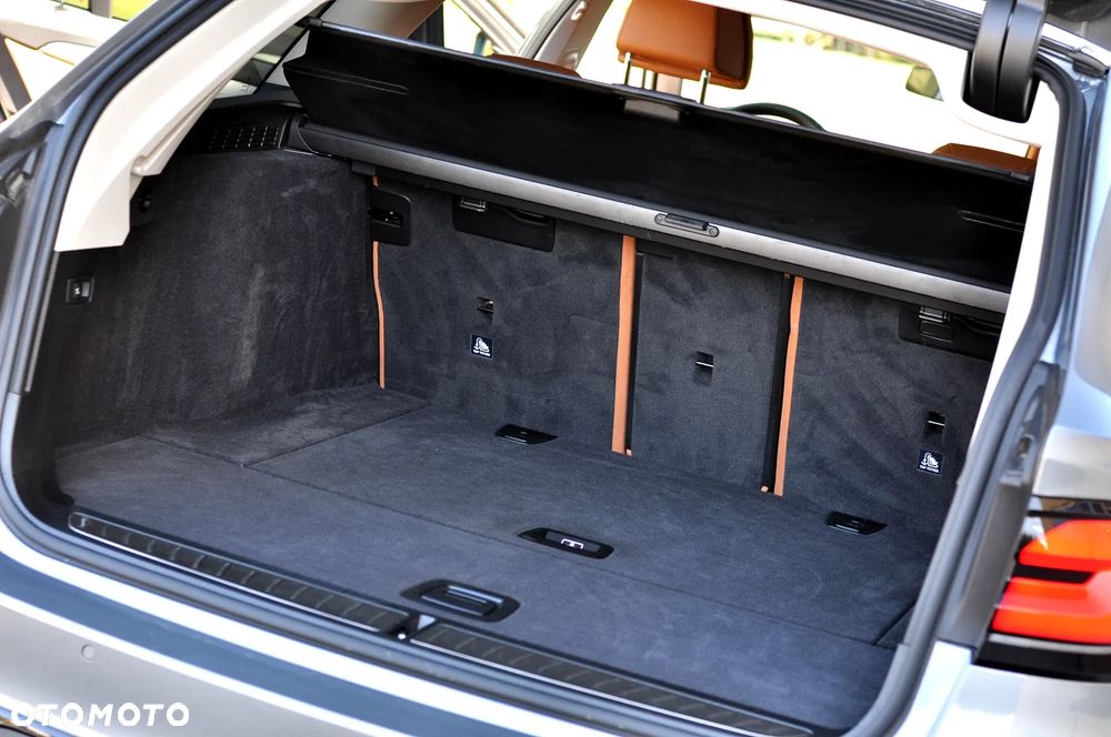 BMW Seria 5 520i - 32