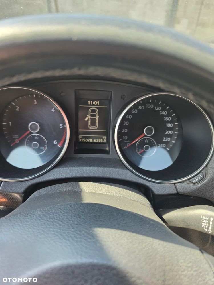 Volkswagen Golf 2.0 TDI Comfortline - 6
