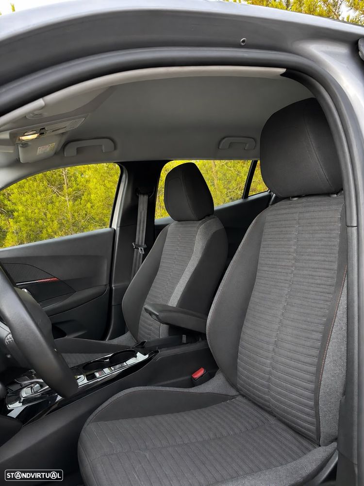 Peugeot e-2008 50 kWh Active - 9