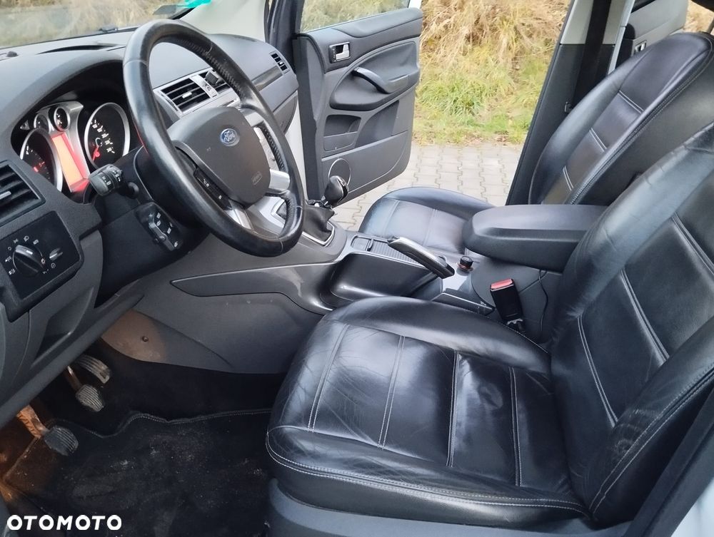 Ford Kuga 2.0 TDCi 2x4 Titanium - 19