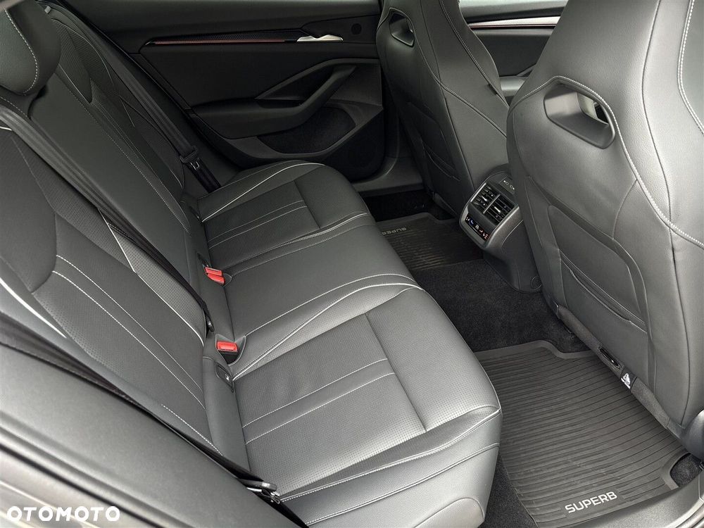 Skoda Superb 2.0 TSI Sportline DSG - 10