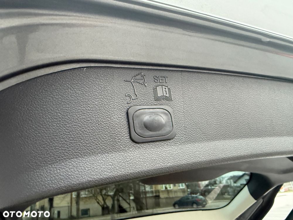 Ford Kuga 2.0 TDCi Titanium - 12