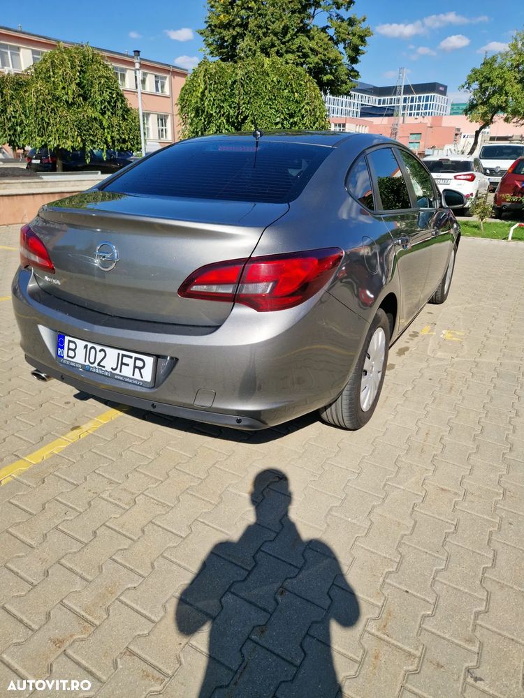 Opel Astra 2019 photo 4