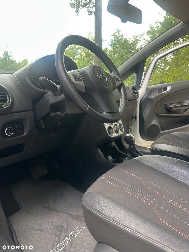 Opel Corsa 1.4 16V Automatik 150 Jahre - 26