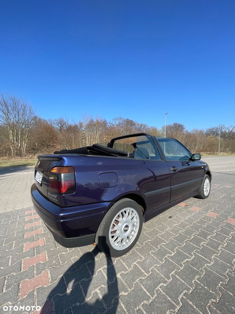 Volkswagen Golf 1.8 GL - 11