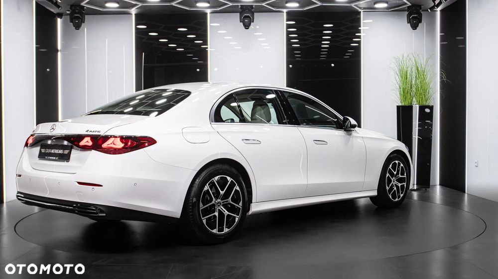 Mercedes-Benz Klasa E 200 mHEV 4-Matic AMG 9G-Tronic - 7