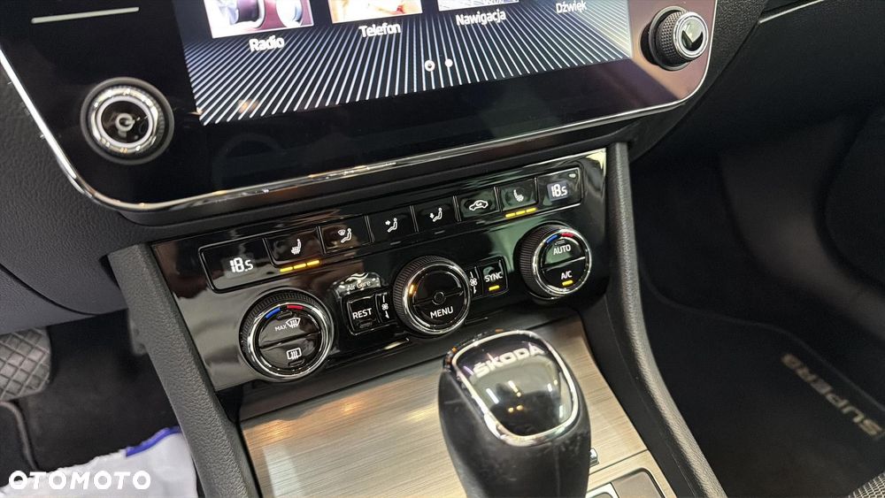 Skoda Superb 2.0 TDI SCR Style DSG - 27