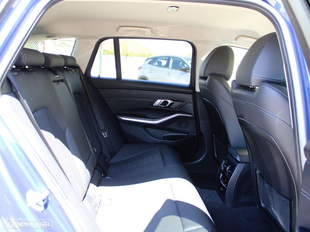 BMW 320 d Line Sport Auto - 56