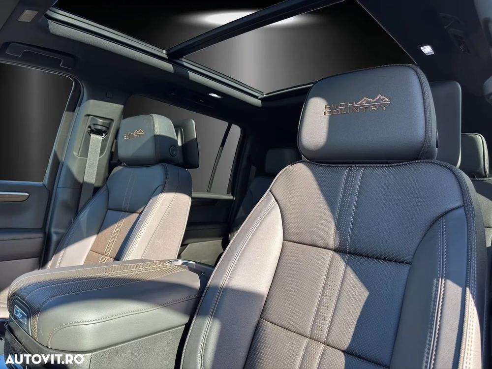 Chevrolet Suburban - 14