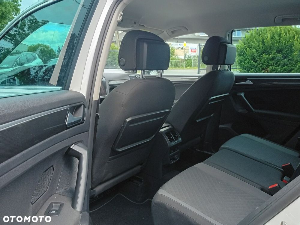 Volkswagen Tiguan - 10