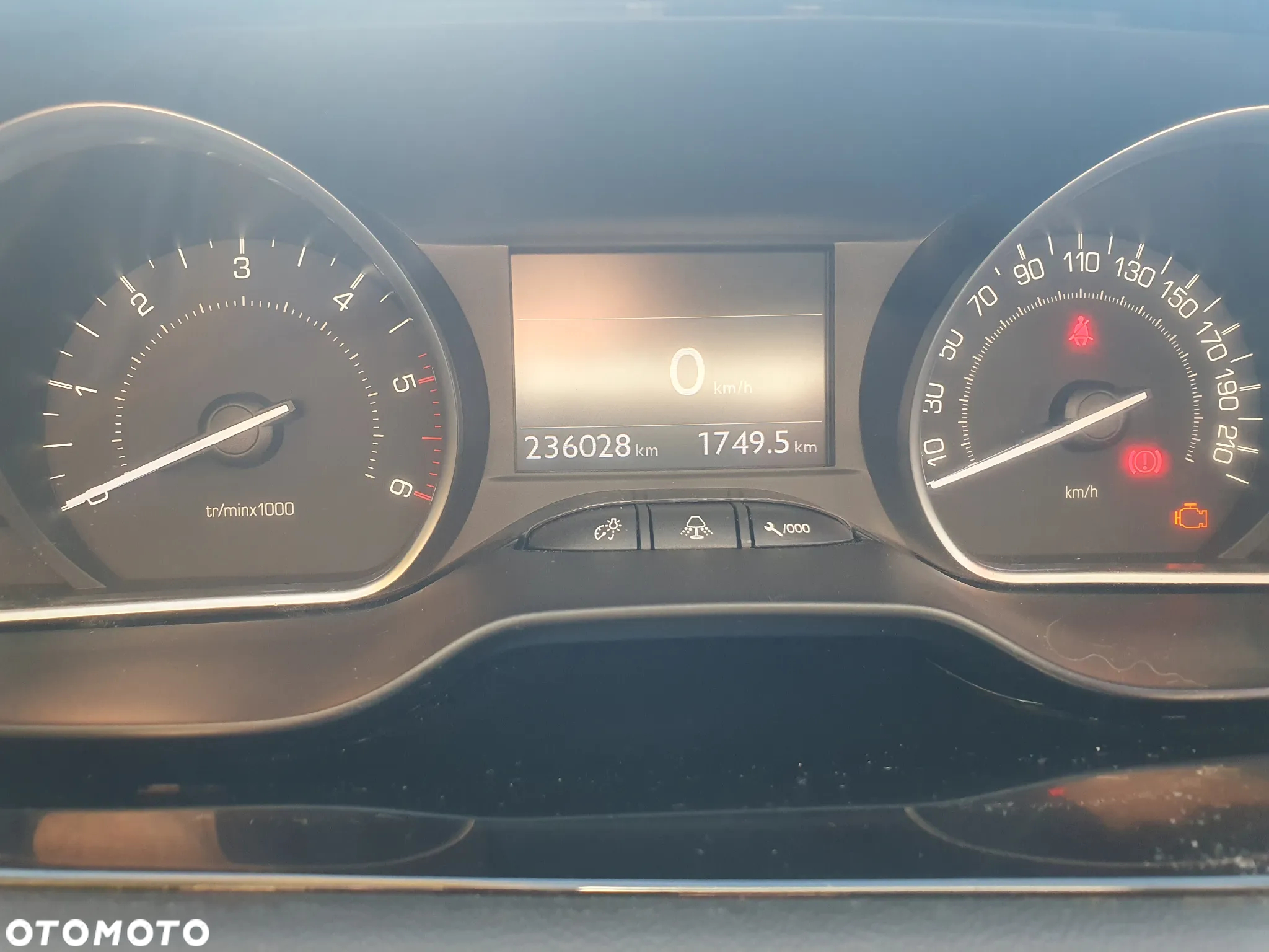 Peugeot 208 - 4