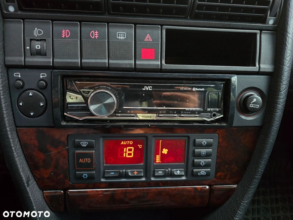 Audi 100 2.6 E - 33