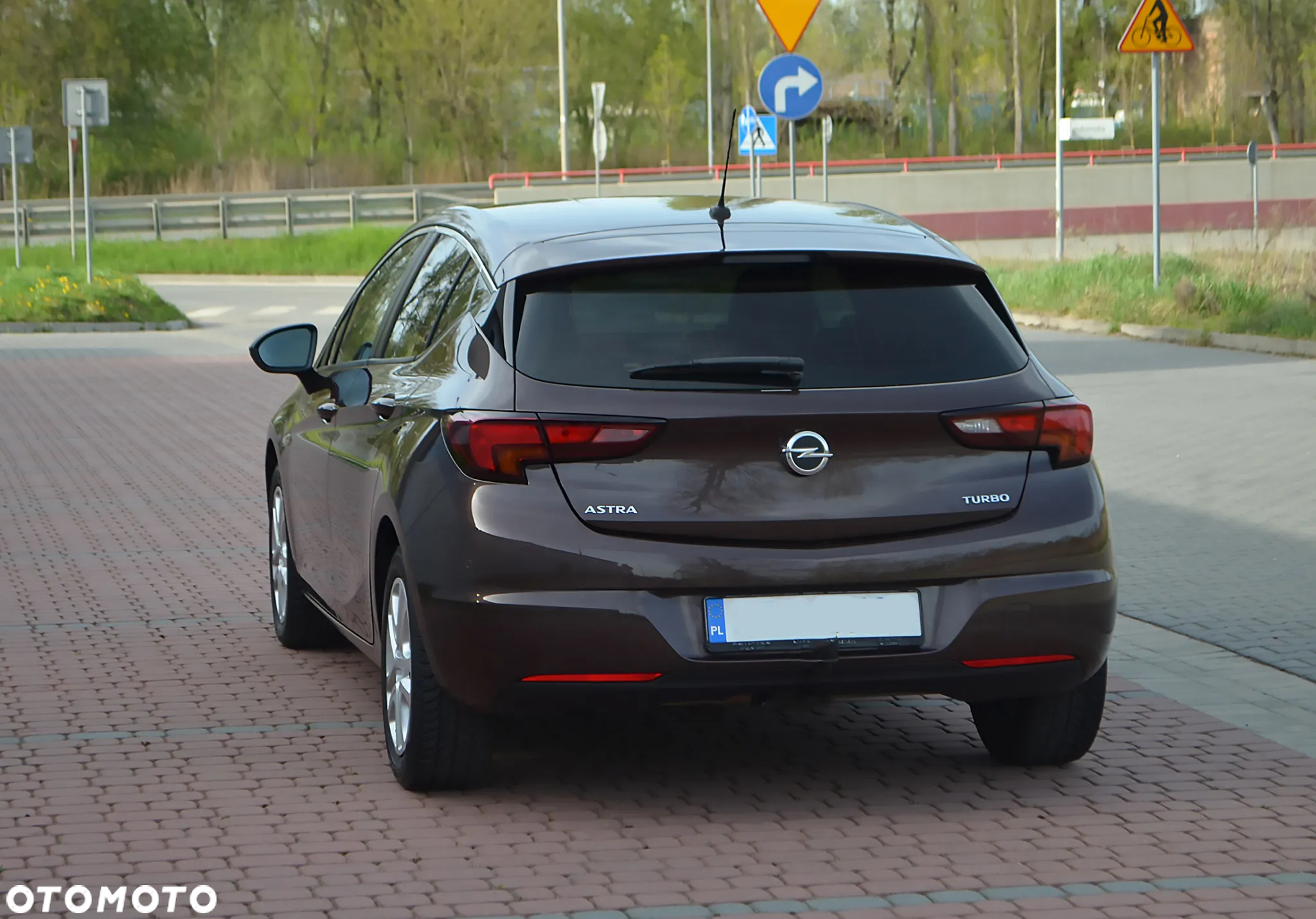Opel Astra V 1.4 T Dynamic - 20