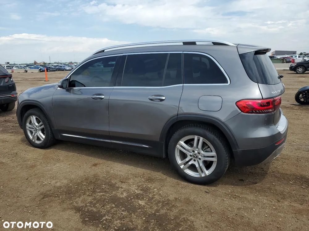 Mercedes-Benz GLB 250 4Matic 8G-DCT - 5