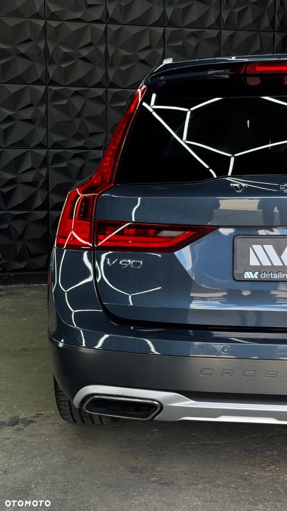 Volvo V90 D5 AWD Momentum - 2