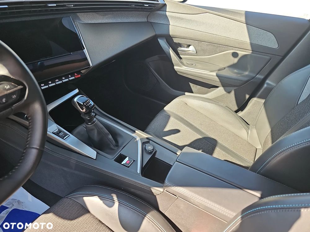Peugeot 308 1.2 PureTech Allure S&S - 16