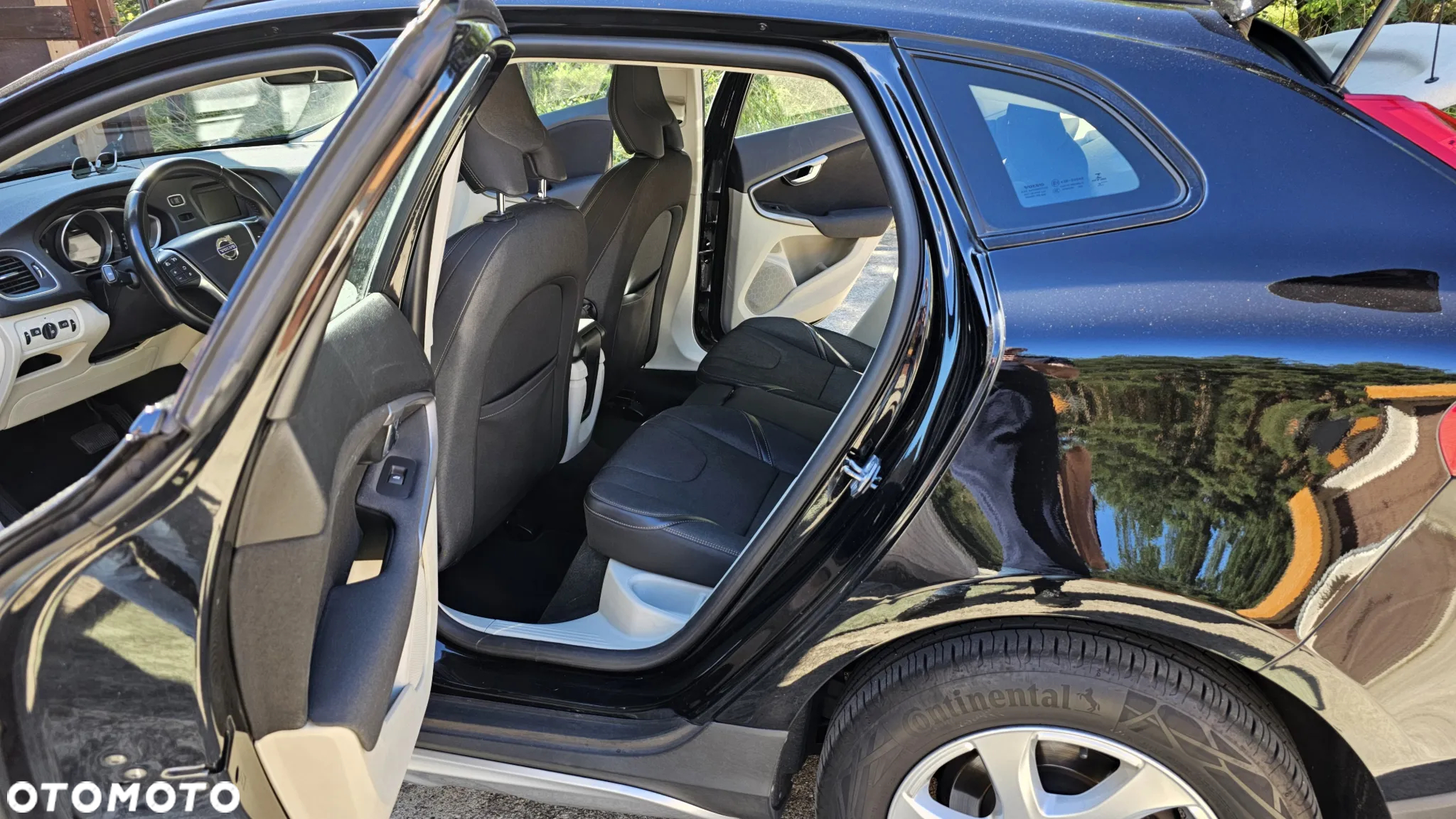 Volvo V40 Cross Country - 14