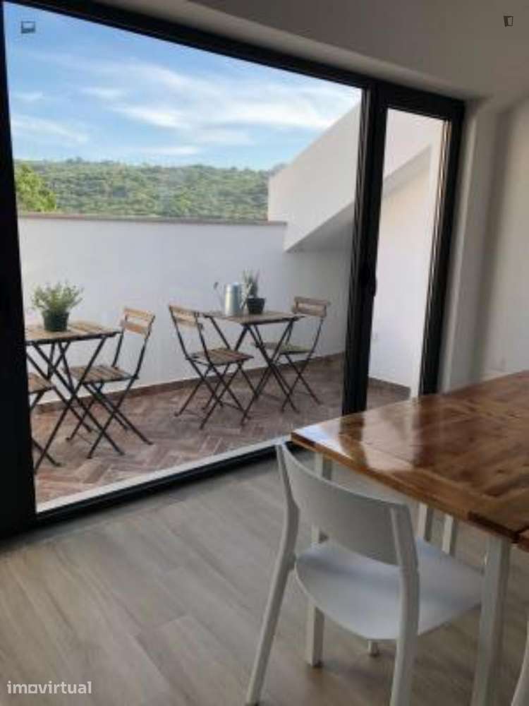 Quarto - localizado em Benfica Lisbon - Grande imagem: 4/14