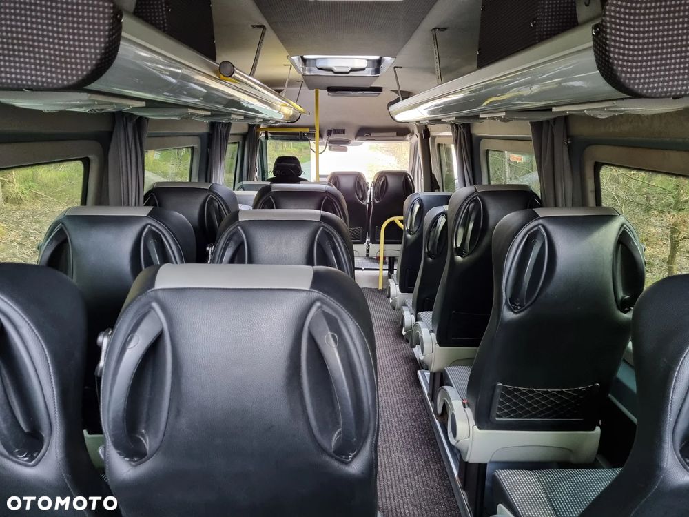 Mercedes-Benz Sprinter - 12