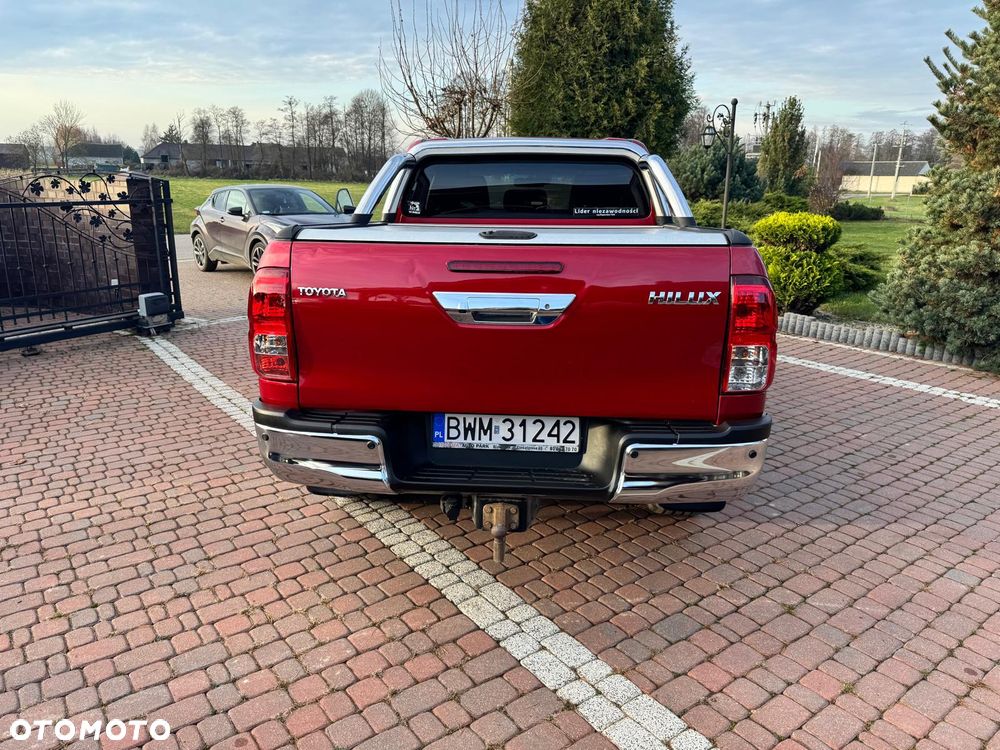 Toyota Hilux 2.4 D-4D Double Cab SR5 4x4 - 5