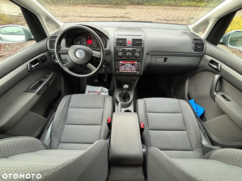 Volkswagen Touran 1.9 TDI DPF Conceptline - 24