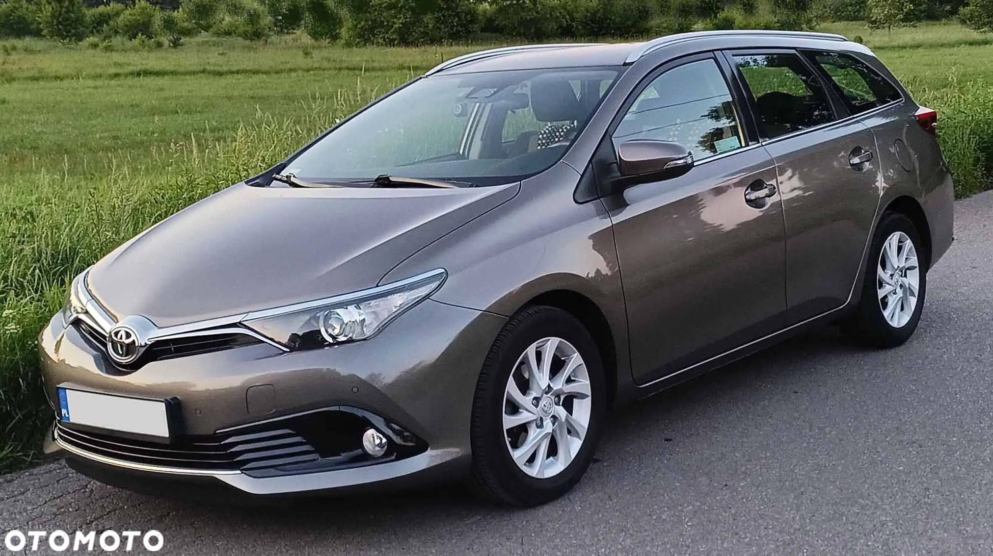 Toyota Auris 1.6 Comfort - 1