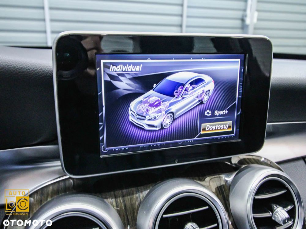 Mercedes-Benz Klasa C 300 9G-TRONIC AMG Line - 23