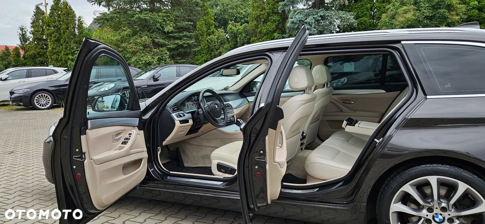 BMW Seria 5 530d Touring Modern Line - 27