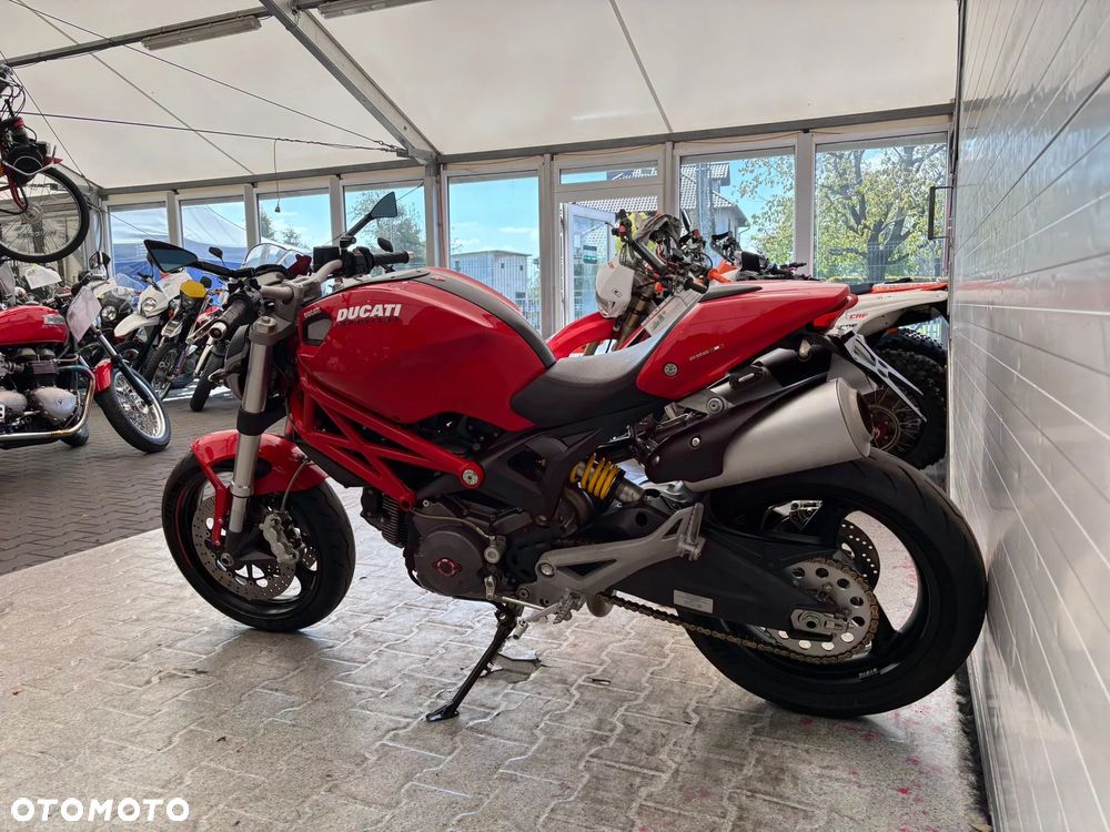 Ducati Monster - 4