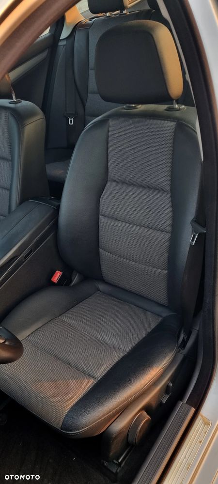 Mercedes-Benz Klasa C 180 Kompressor Automatik BlueEFFICIENCY Avantgarde - 8