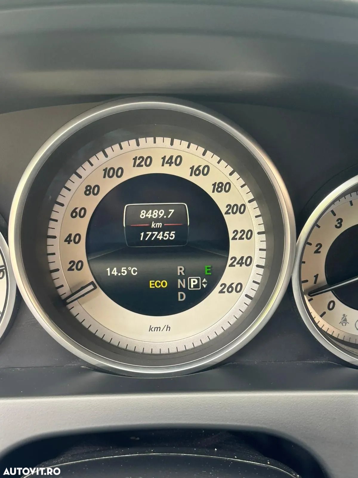 Mercedes-Benz E 200 Coupe 7G-TRONIC - 10