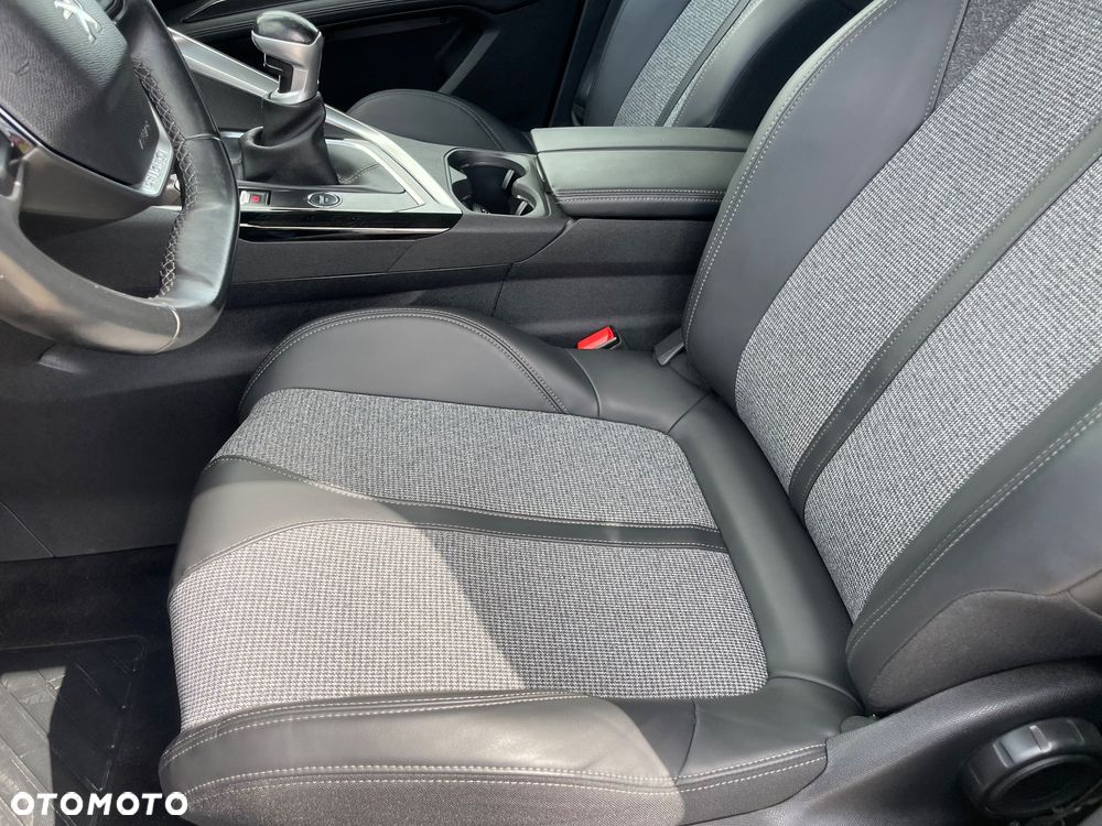 Peugeot 3008 PureTech 130 Stop & Start GPF Allure Business-Paket - 27