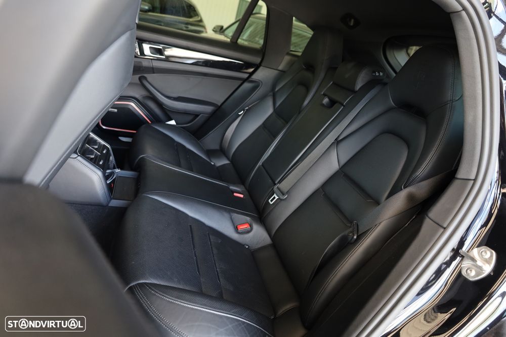 Porsche Panamera Sport Turismo - 24