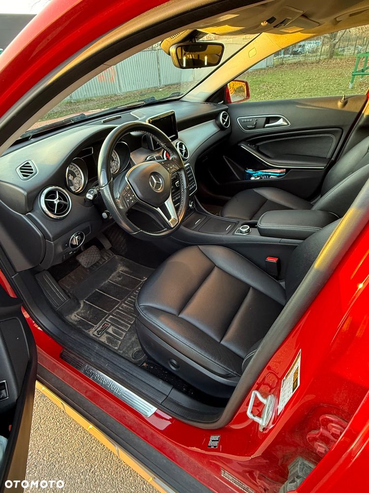 Mercedes-Benz GLA 250 4Matic 7G-DCT - 5