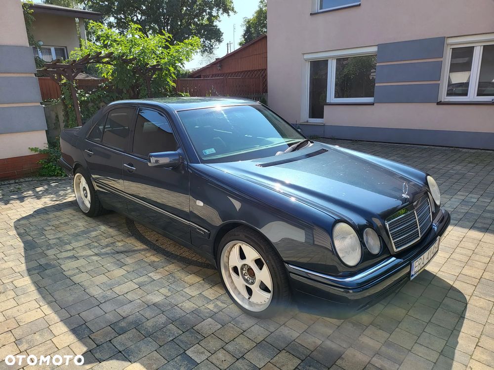 Mercedes-Benz Klasa E 250 TD Elegance - 8