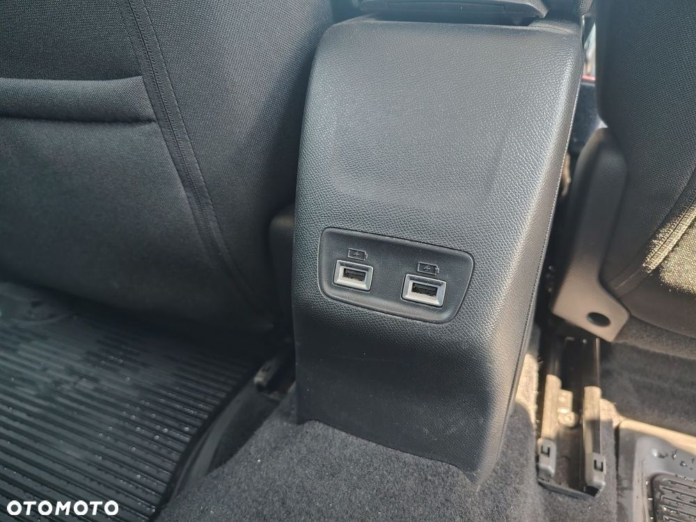 Peugeot 208 - 14