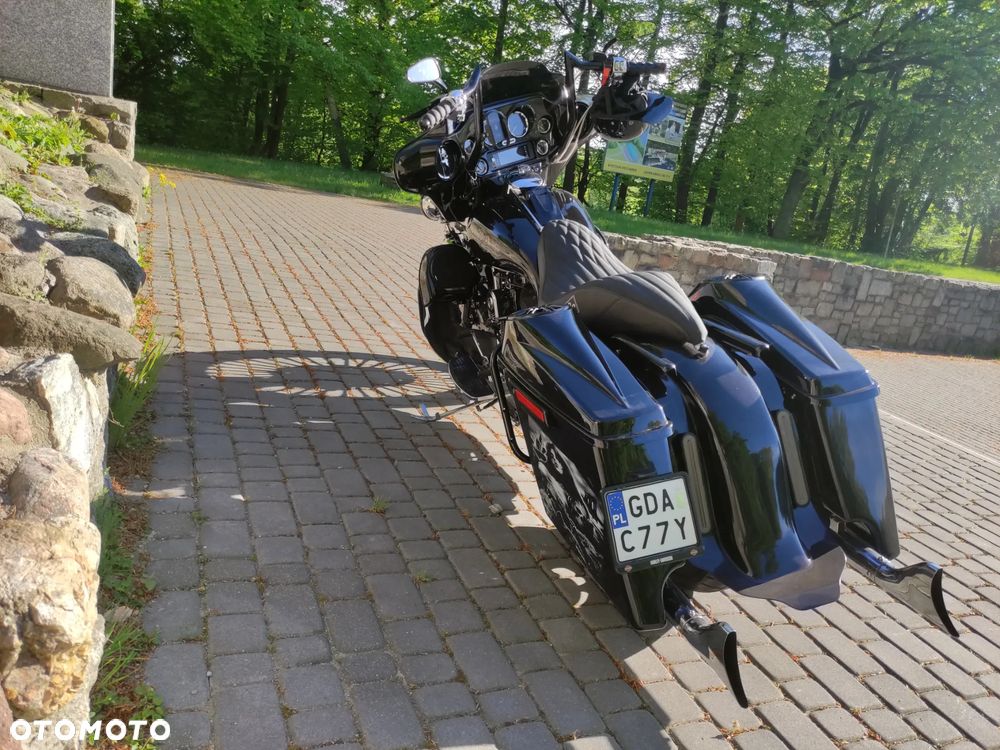 Harley-Davidson FLH Electra Glide - 16