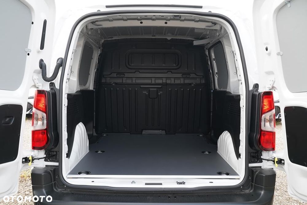 Toyota Proace City 1.5 D-4D Long 2,3t Active - 10