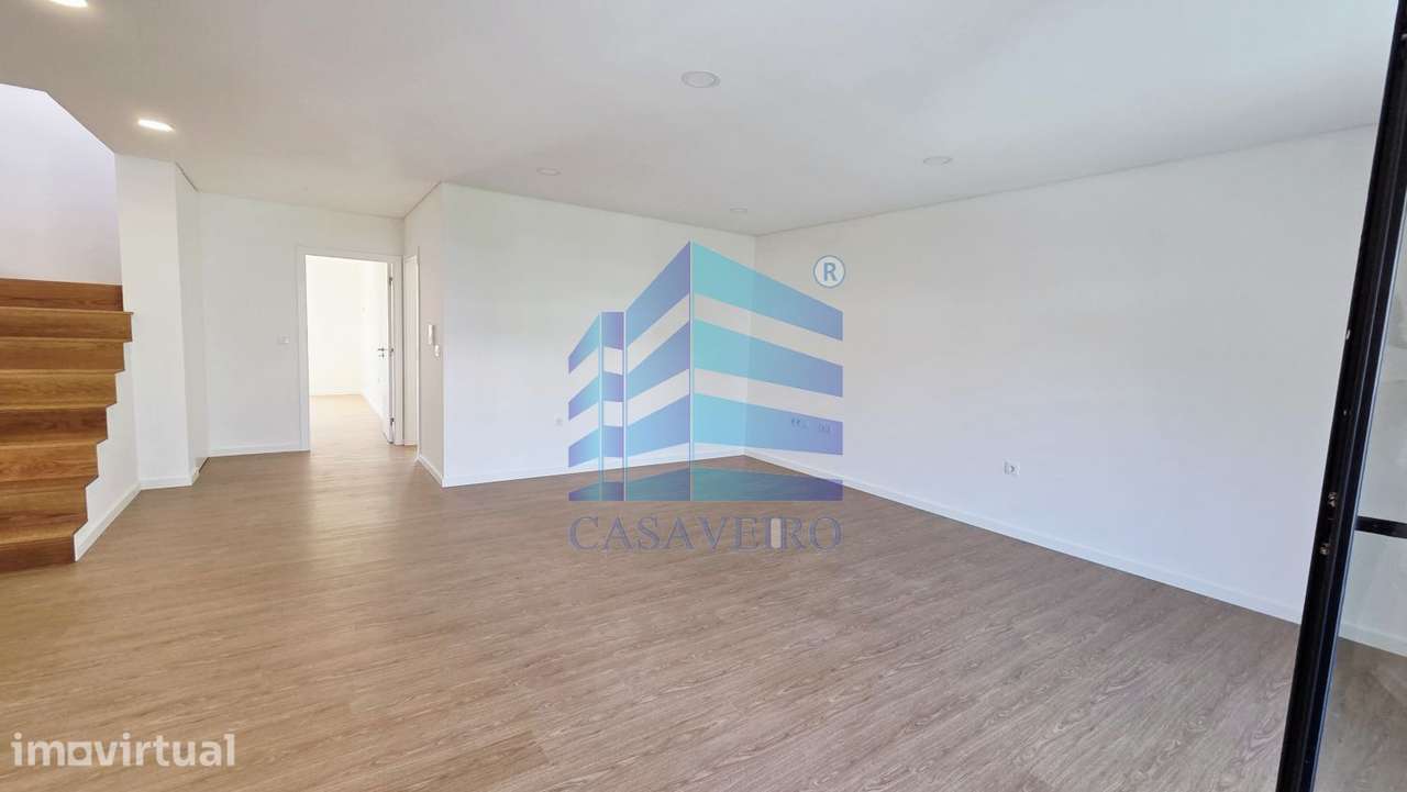 Apartamento T2 Duplex com terraço  centro de Esgueira - Grande imagem: 4/33