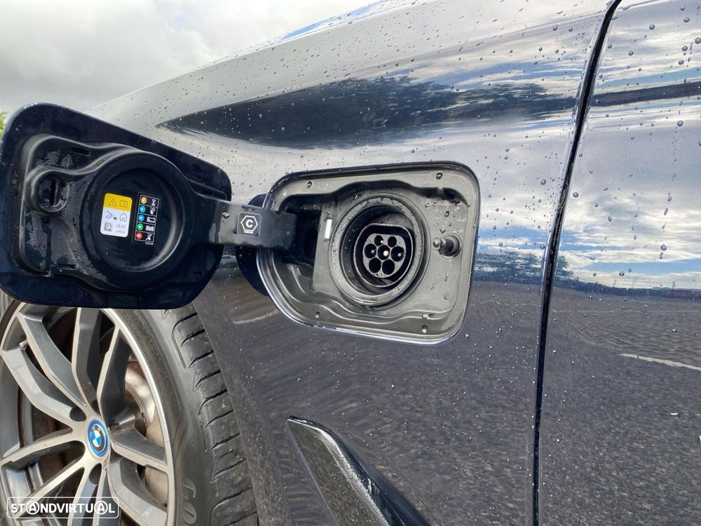 BMW 530 e Pack Desportivo M - 3