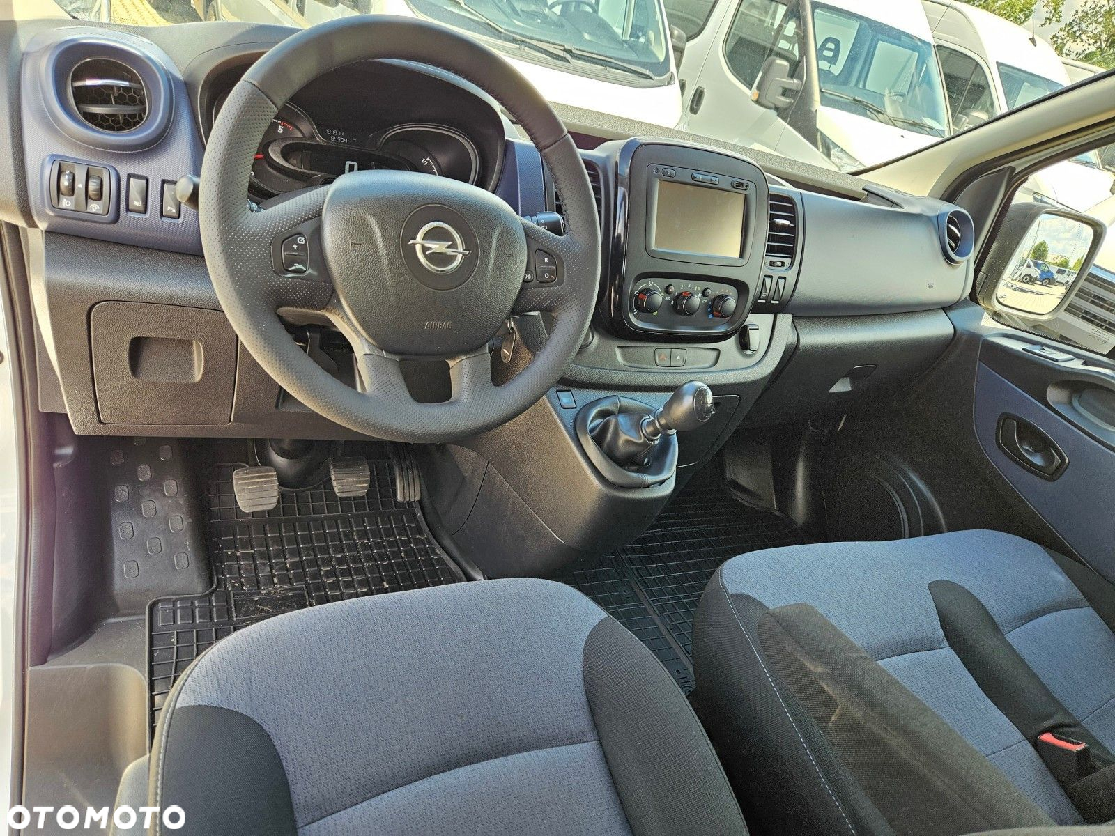 Opel Vivaro - 19