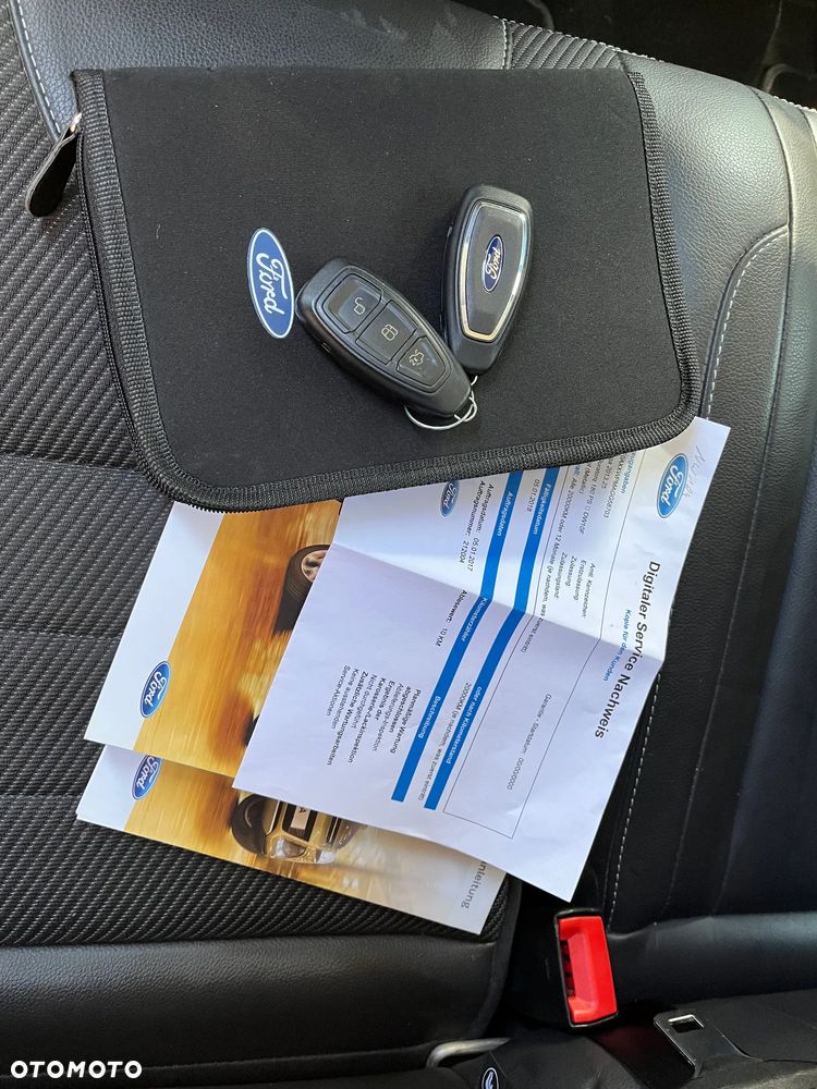 Ford Kuga 2.0 TDCi 4x4 Titanium - 29