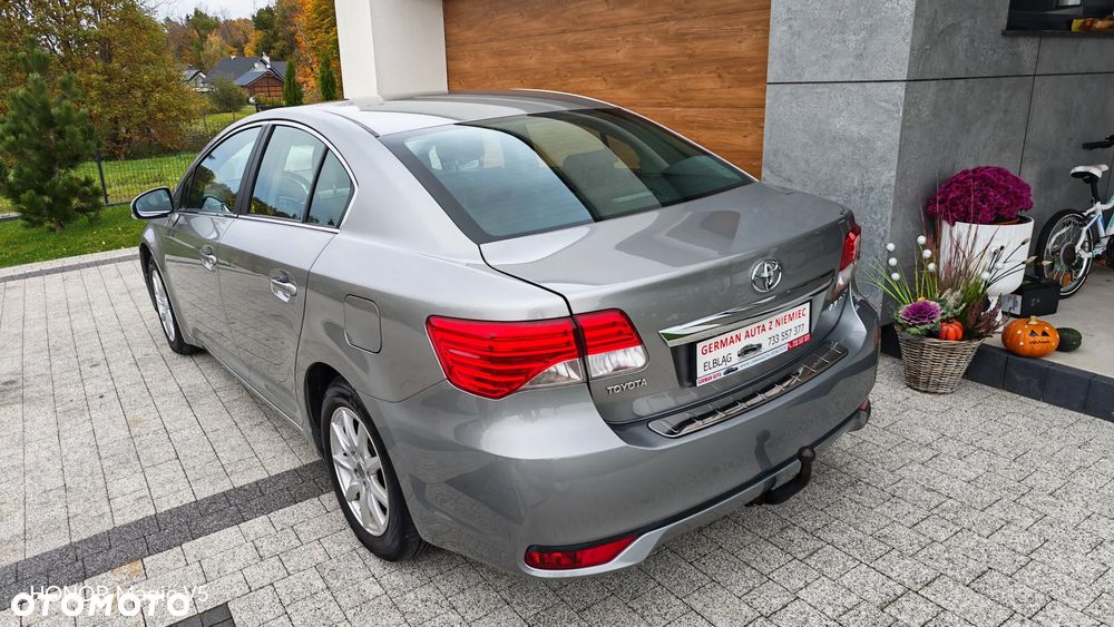 Toyota Avensis 1.8 Comfort - 40