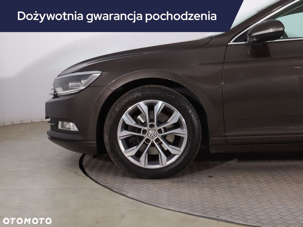 Volkswagen Passat - 17