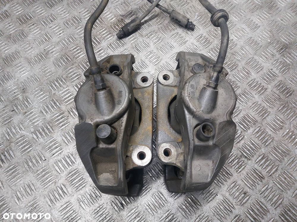 ZACISK HAMULCOWY LEWY PRZÓD + PRAWY PRZÓD BMW E61 520D - 4