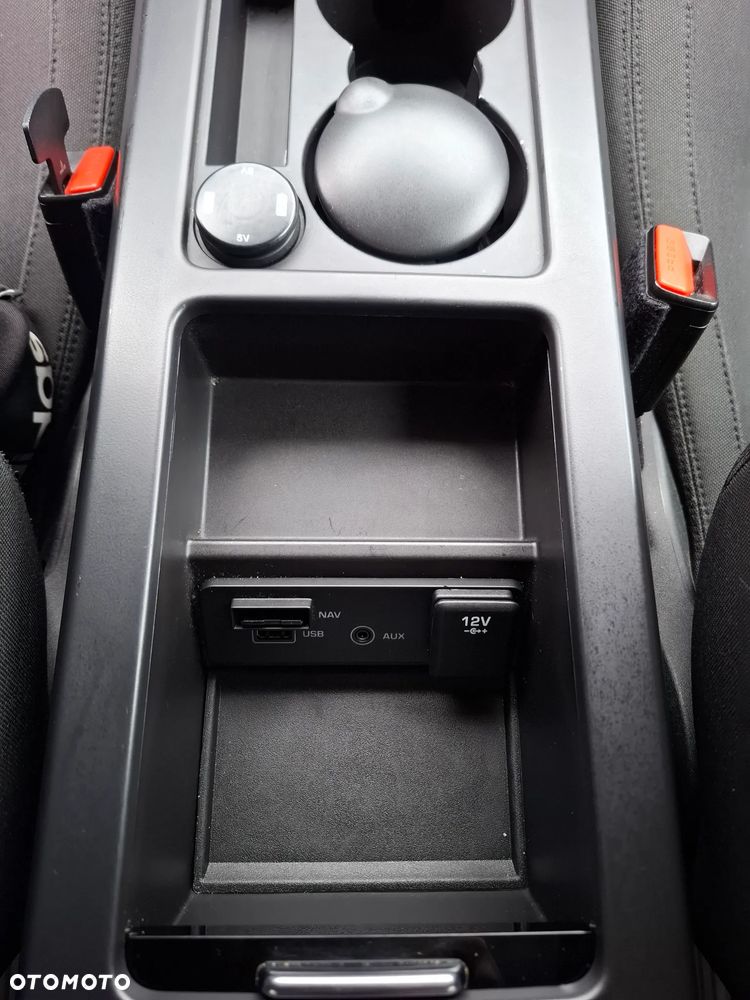 Land Rover Discovery Sport 2.0 TD4 SE - 33