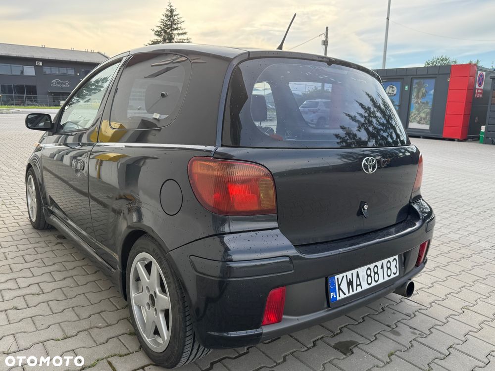 Toyota Yaris - 10