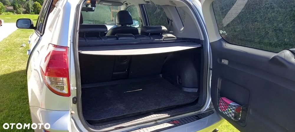 Toyota RAV4 - 7