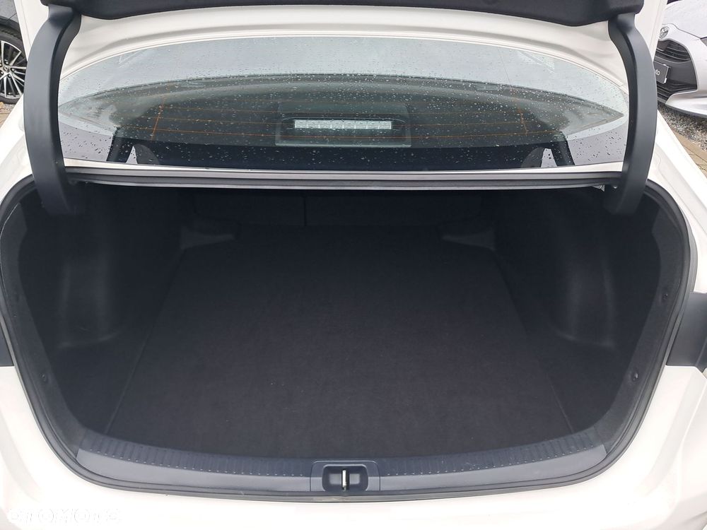 Toyota Corolla 1.8 Hybrid Comfort - 16
