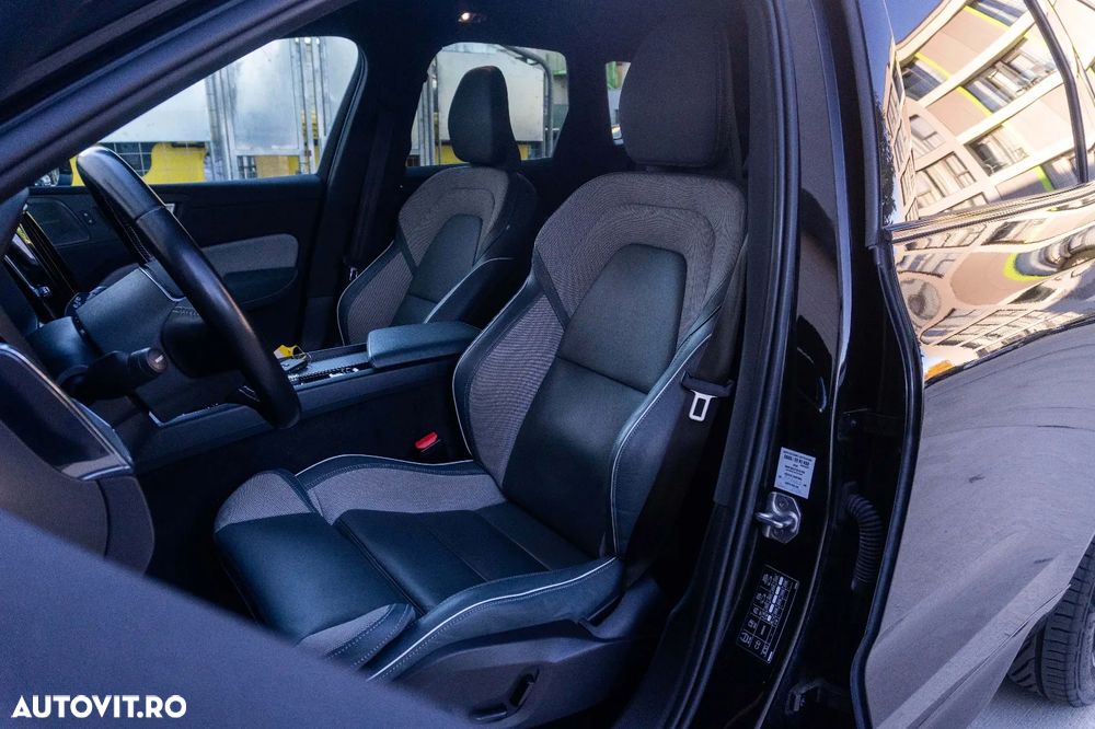 Volvo XC 60 Recharge T6 Twin Engine eAWD R-Design Expression - 24